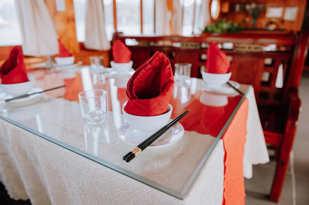 Cat Ba Bay Cruises Hotel Dong Khe Sau ภายนอก รูปภาพ