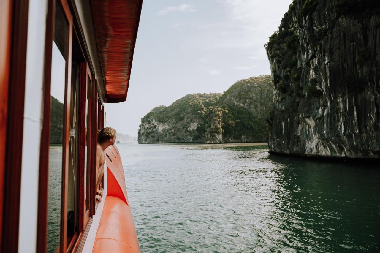 Cat Ba Bay Cruises Hotel Dong Khe Sau ภายนอก รูปภาพ
