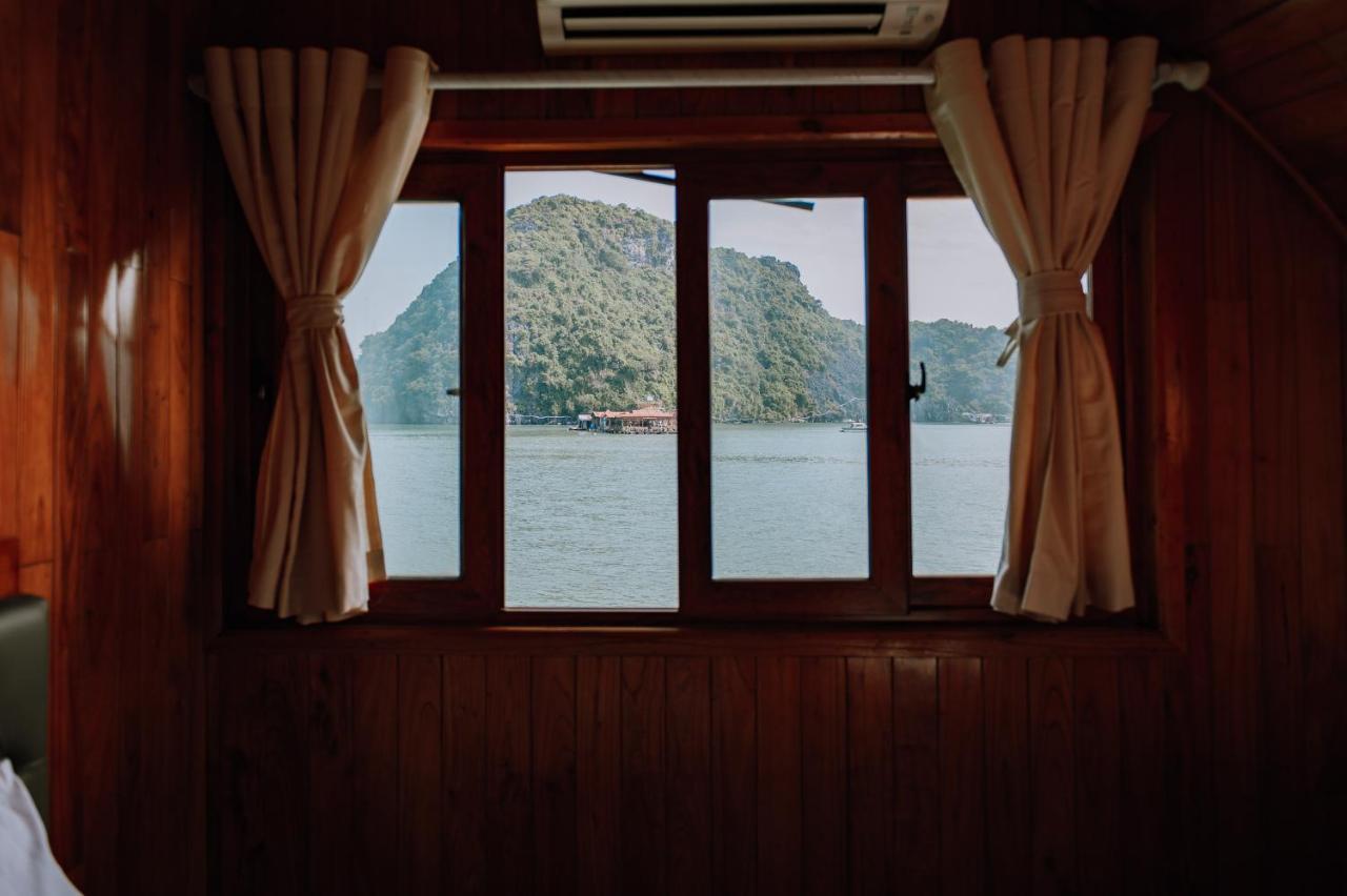 Cat Ba Bay Cruises Hotel Dong Khe Sau ภายนอก รูปภาพ
