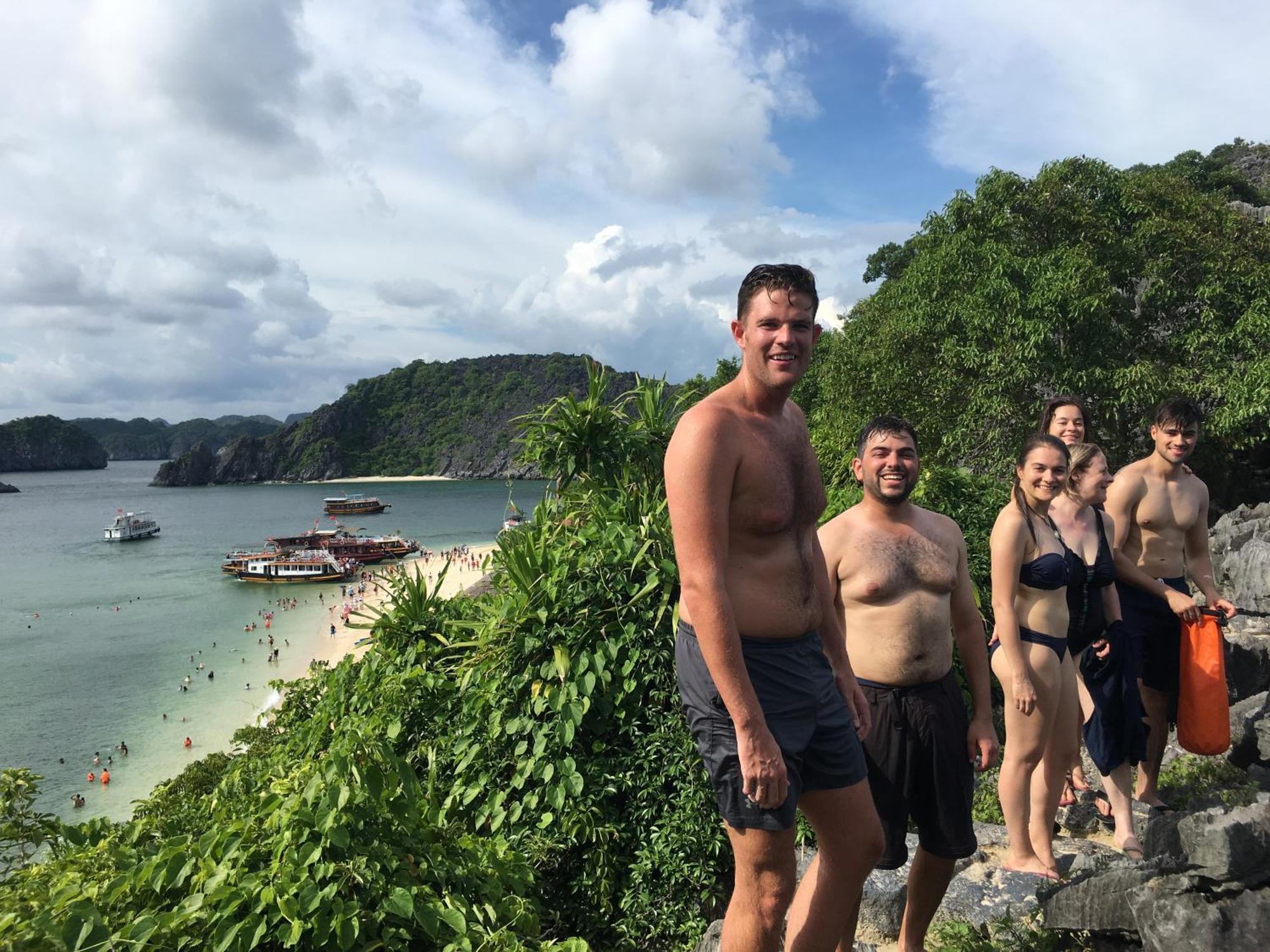 Cat Ba Bay Cruises Hotel Dong Khe Sau ภายนอก รูปภาพ
