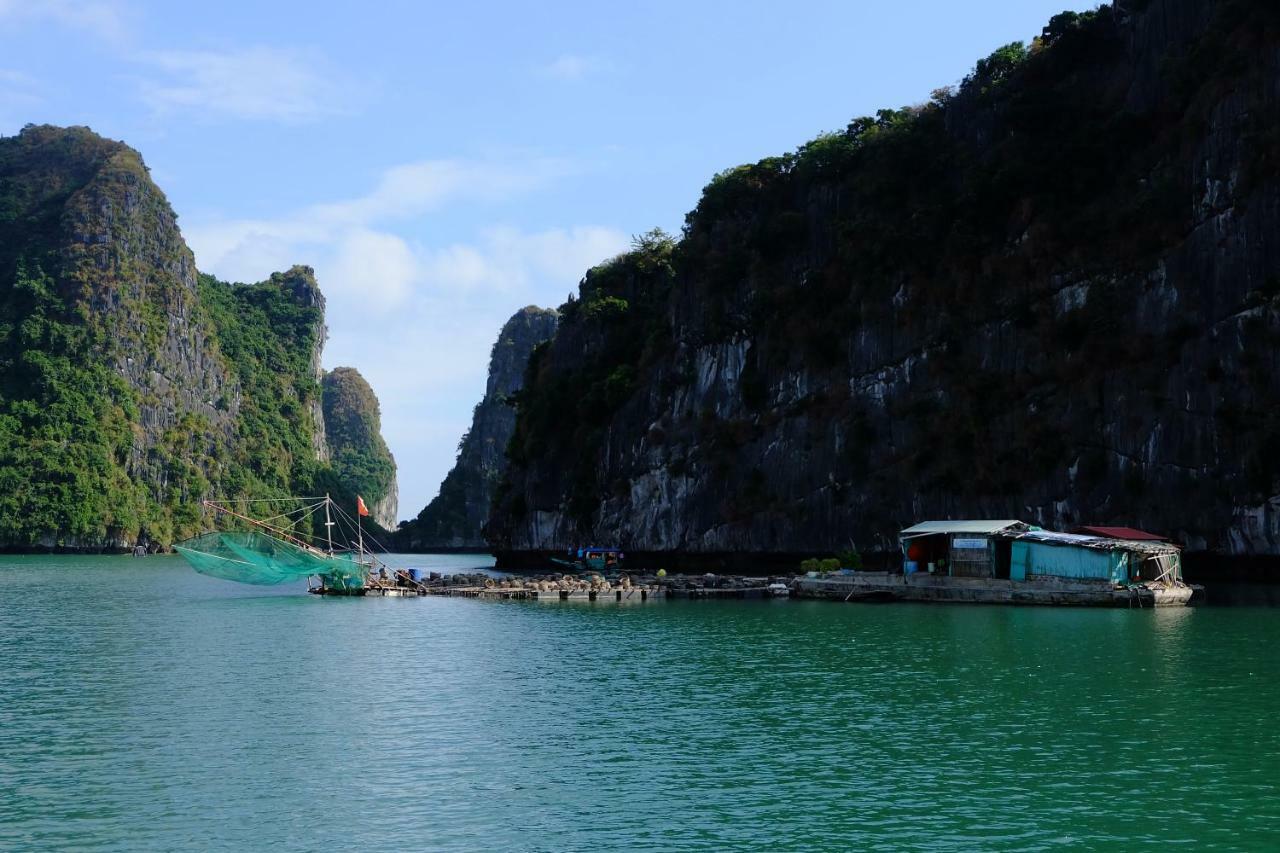 Cat Ba Bay Cruises Hotel Dong Khe Sau ภายนอก รูปภาพ