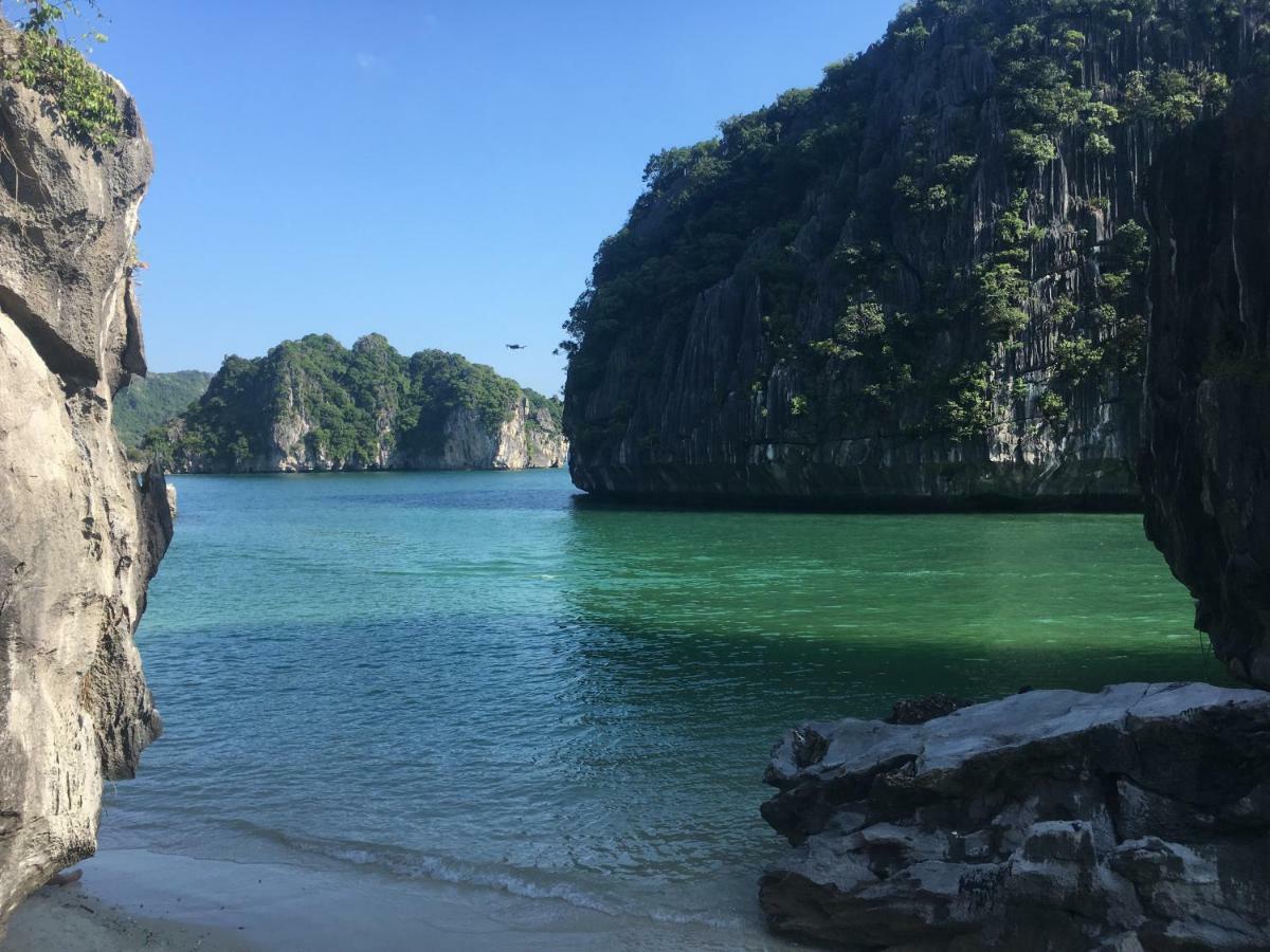 Cat Ba Bay Cruises Hotel Dong Khe Sau ภายนอก รูปภาพ