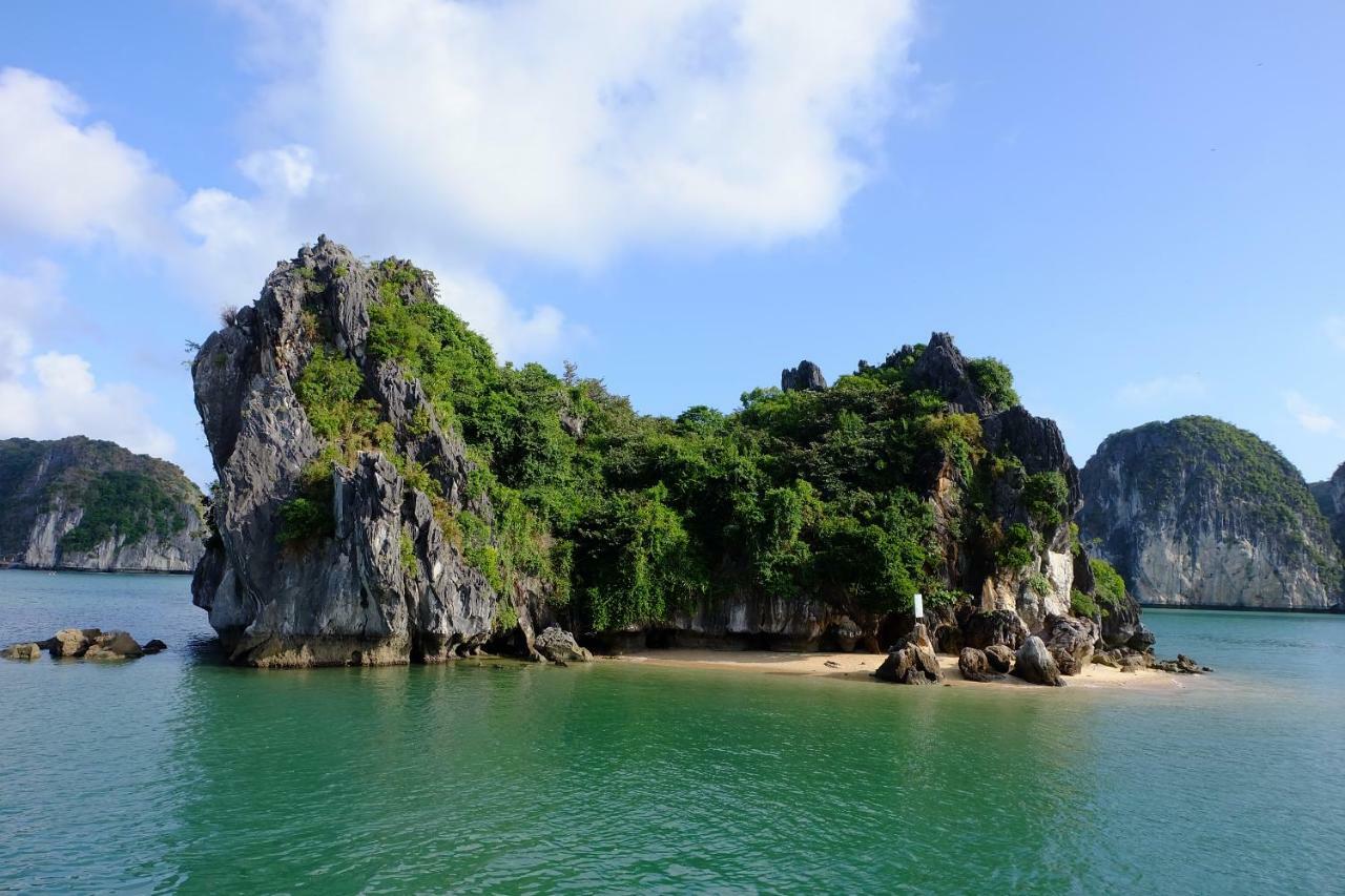 Cat Ba Bay Cruises Hotel Dong Khe Sau ภายนอก รูปภาพ