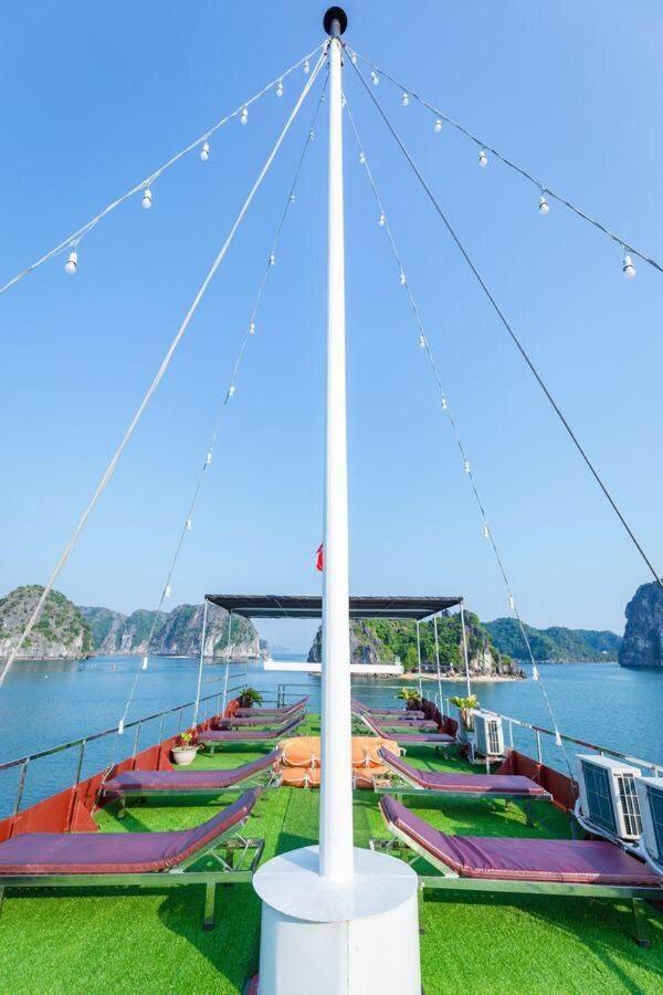 Cat Ba Bay Cruises Hotel Dong Khe Sau ภายนอก รูปภาพ